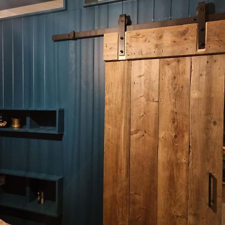 Bed and Breakfast Tiny House In De Boomgaard Stad aan 't Haringvliet Exterior foto