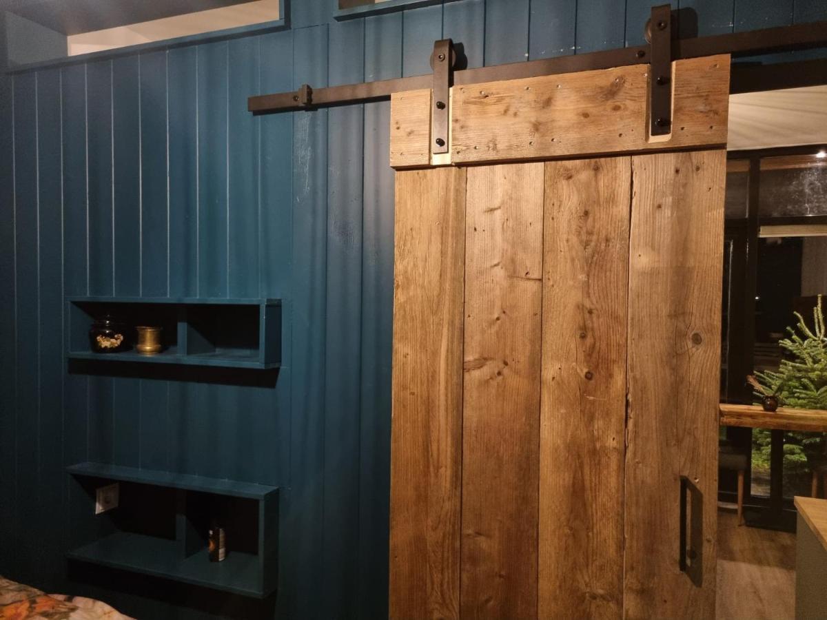 Bed and Breakfast Tiny House In De Boomgaard Stad aan 't Haringvliet Exterior foto